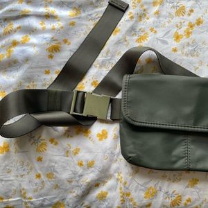 Wild Fable (Target brand) Fanny pack